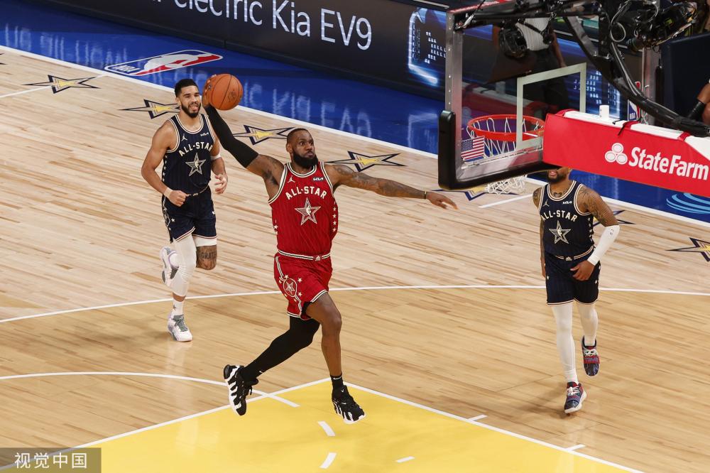 足球发展的 足球发展的